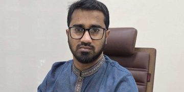 একটি দলের প্রধান নেতা প্রকাশ্যে এমন চুমু দেওয়ার সংস্কৃতি চালু করেছেন: রাশেদ