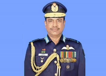 বিমান বাহিনীর সাবেক প্রধান শেখ আব্দুল হান্নান কাতারে গ্রেপ্তার
