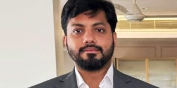 আজ দুপুরে পদত্যাগের ঘোষণা দেবেন ইশরাক
