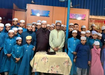 মাদ্রাসার এতিম শিক্ষার্থীদের সঙ্গে অপূর্ব’র জন্মদিন পালন