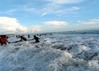 কক্সবাজার সৈকতে গোসলে নেমে ৩ পর্যটকের মৃত্যু, নিখোঁজ ২