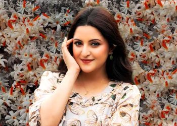পরীমনির জন্য উড়োজাহাজে করে কে পাঠালেন শিউলি ফুল?