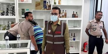 সালমান মুক্তাদিরের শ্বশুরের ৪ মদের গুদাম সিলগালা