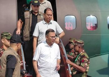 রংপুরে দুর্গাপূজার মণ্ডপ পরিদর্শনে সৈয়দপুর পৌঁছেছেন প্রধানমন্ত্রী