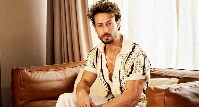 অভিনেতা টাইগার শ্রফকে লক্ষ্য করে গুলি