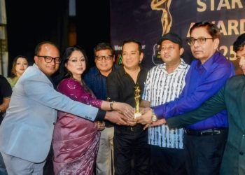 এডিএম স্টার অ্যাওয়ার্ড পেলেন মনিরুজ্জামান অপূর্ব
